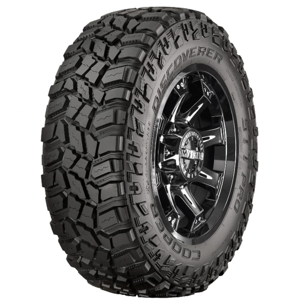 Llanta Cooper DISCOVERER STT PRO ®  Es el Neumático off road más extremo desarrollado por Cooper a ala fecha. Proporciona un extraordinario desempeño en los terrenos más extremos. Compuesto formulado para combatir la trituración y daños por terrenos rocosos. Tecnología de construcción patentada ArmorTek3 proporciona una capa extra en la pared lateral del neumático, proporcionando mayor resistencia al daños por rocas.